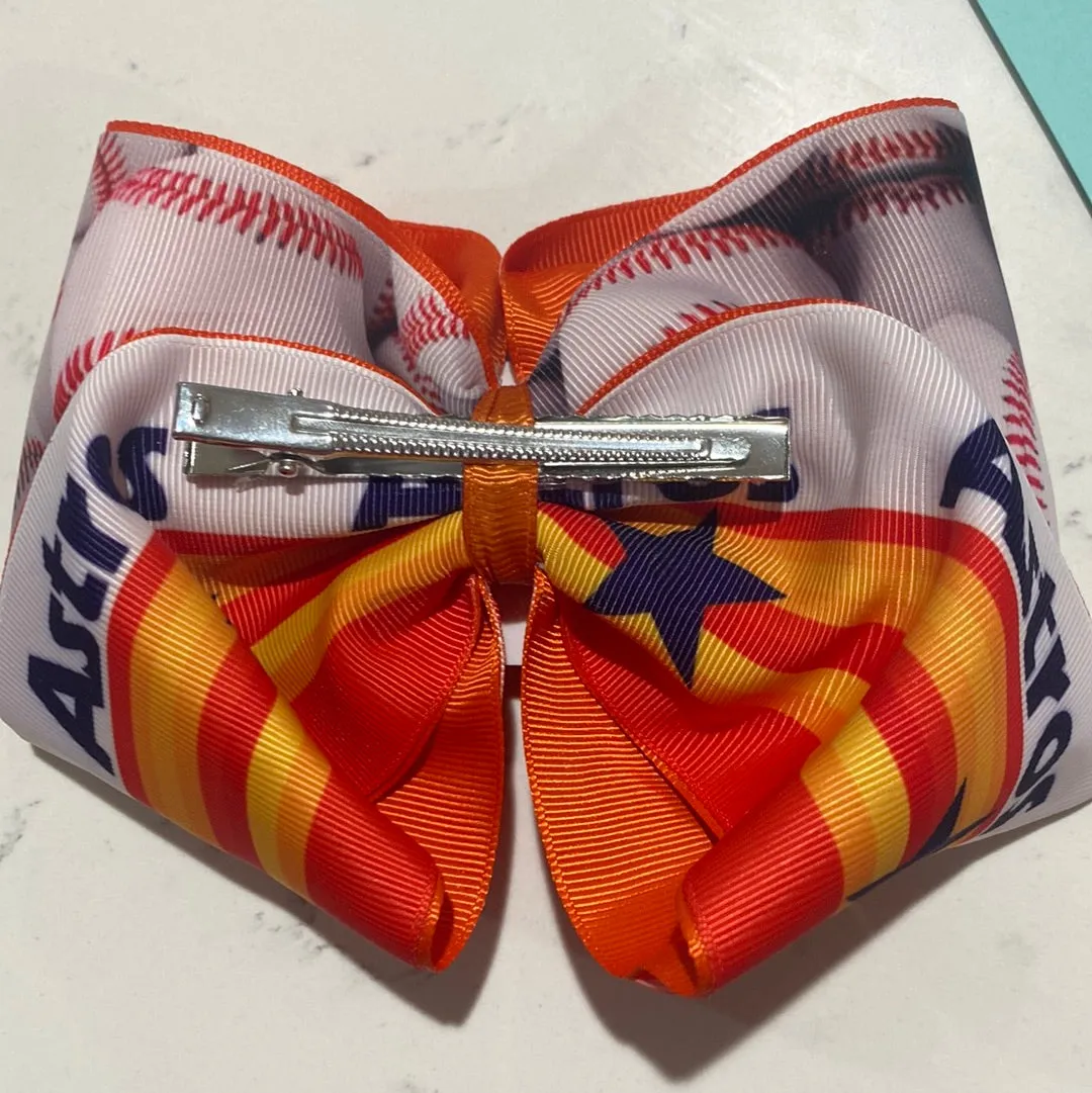 Astros bow