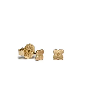 <!--ER272-->polkadot cluster studs